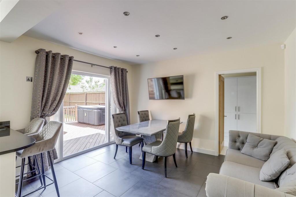 Western Boulevard, Aspley, Nottinghamshire, NG8 5GN