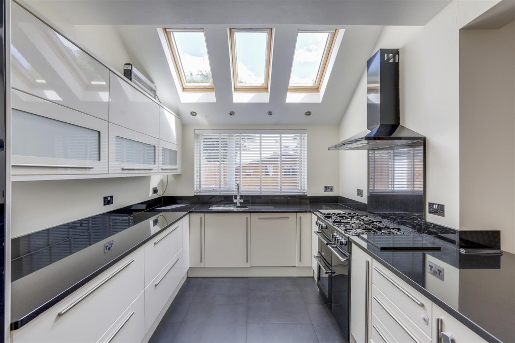 Western Boulevard, Aspley, Nottinghamshire, NG8 5GN