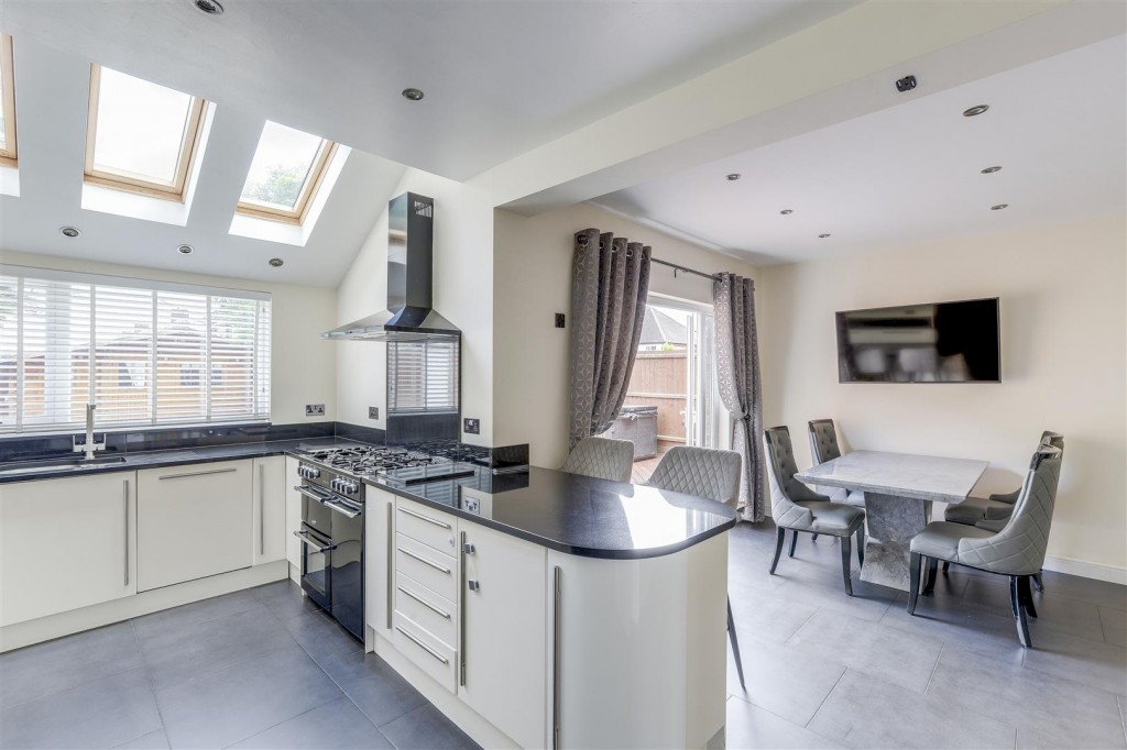 Western Boulevard, Aspley, Nottinghamshire, NG8 5GN