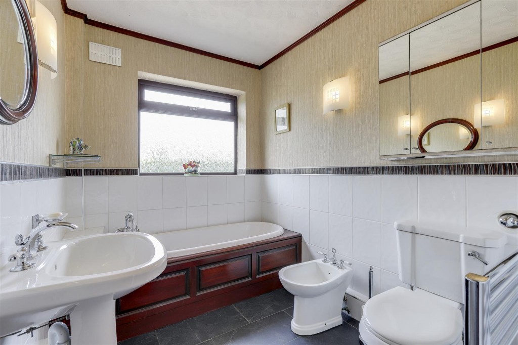Commonside, Selston, Nottinghamshire, NG16 6FJ