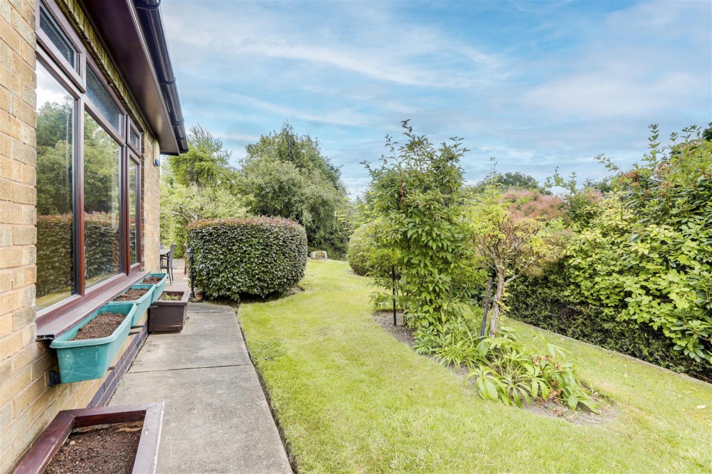 Commonside, Selston, Nottinghamshire, NG16 6FJ