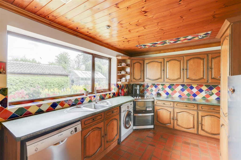 Commonside, Selston, Nottinghamshire, NG16 6FJ