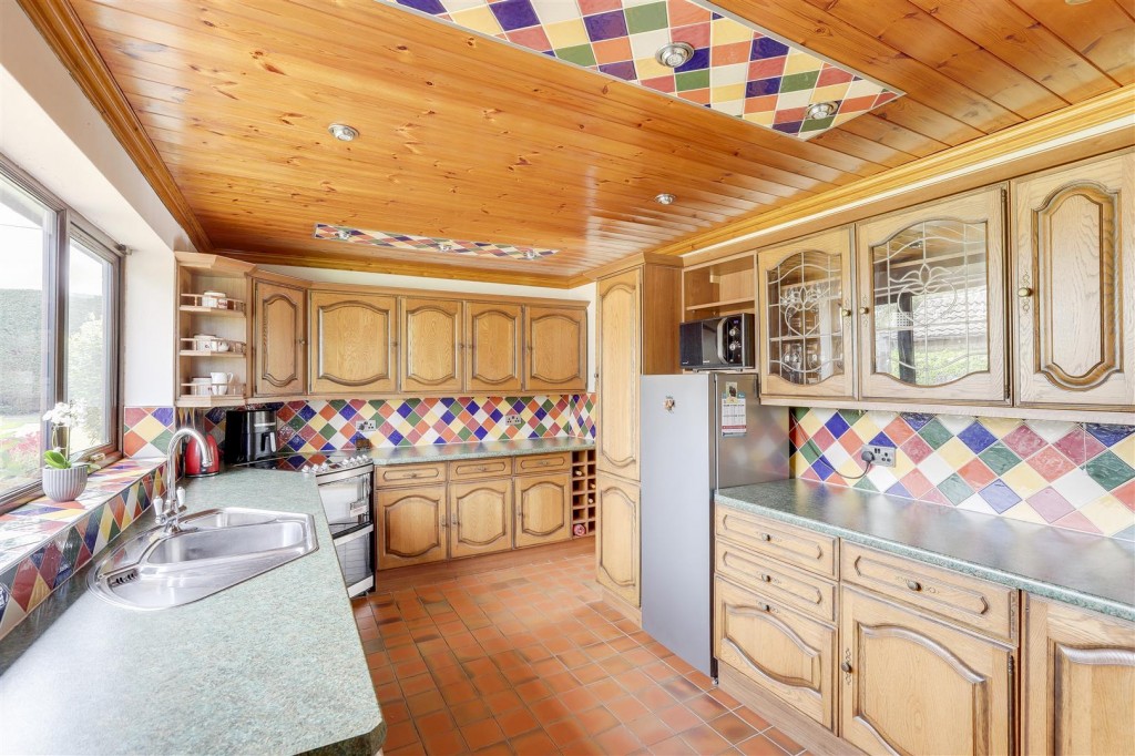Commonside, Selston, Nottinghamshire, NG16 6FJ