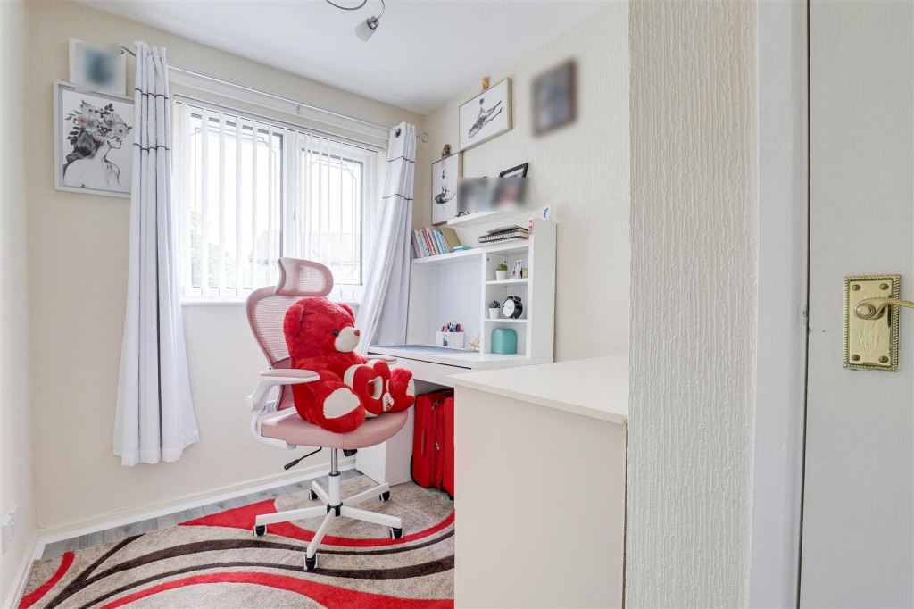 Lynmouth Drive, Ilkeston, Derbyshire, DE7 9HN