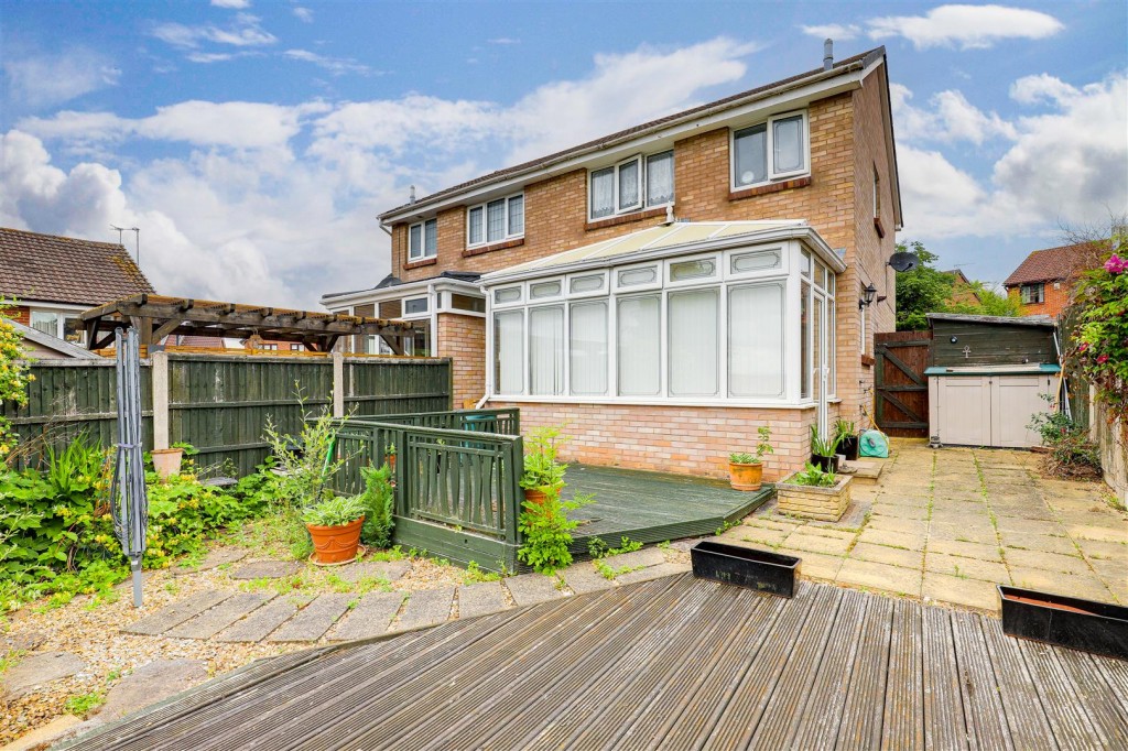 Lynmouth Drive, Ilkeston, Derbyshire, DE7 9HN