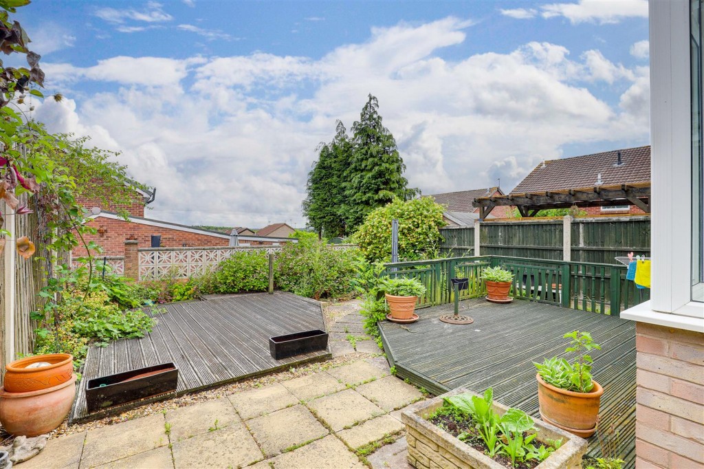 Lynmouth Drive, Ilkeston, Derbyshire, DE7 9HN