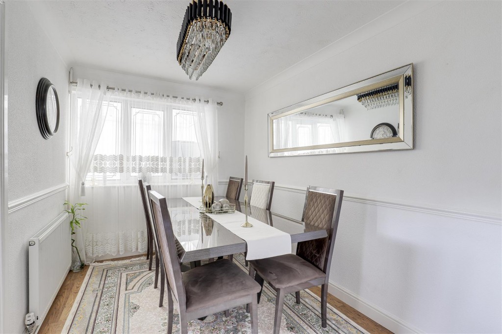 Lynmouth Drive, Ilkeston, Derbyshire, DE7 9HN