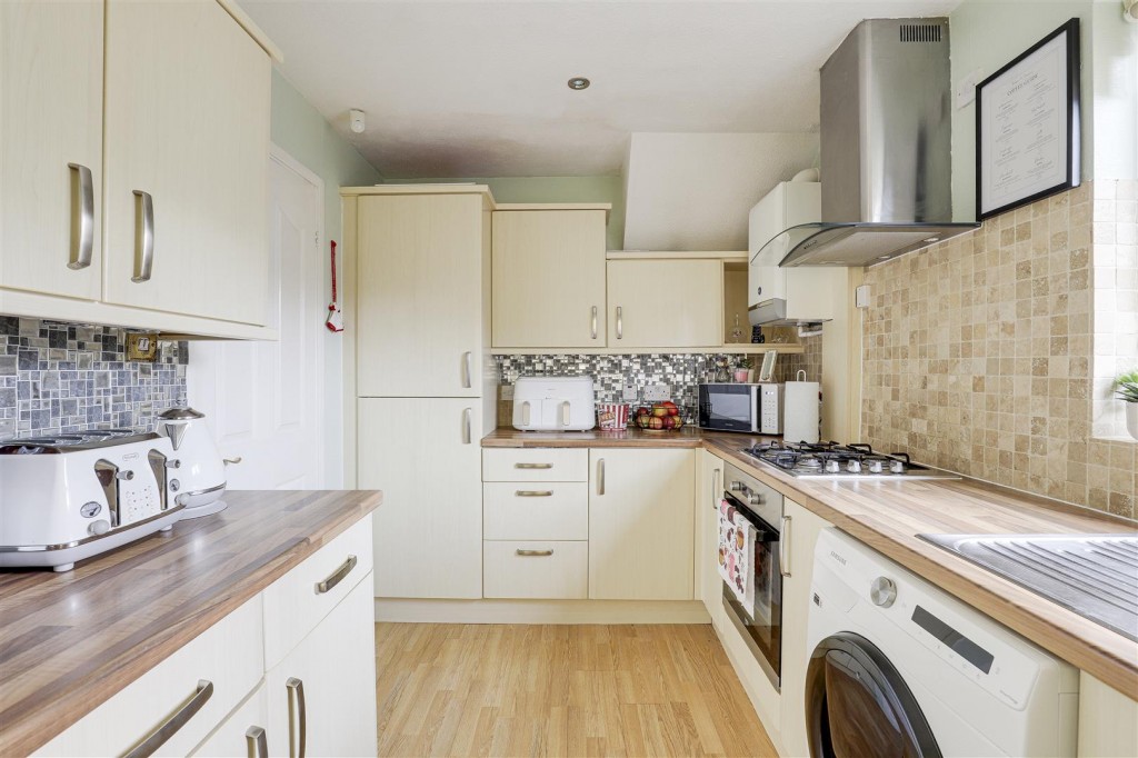 Lynmouth Drive, Ilkeston, Derbyshire, DE7 9HN