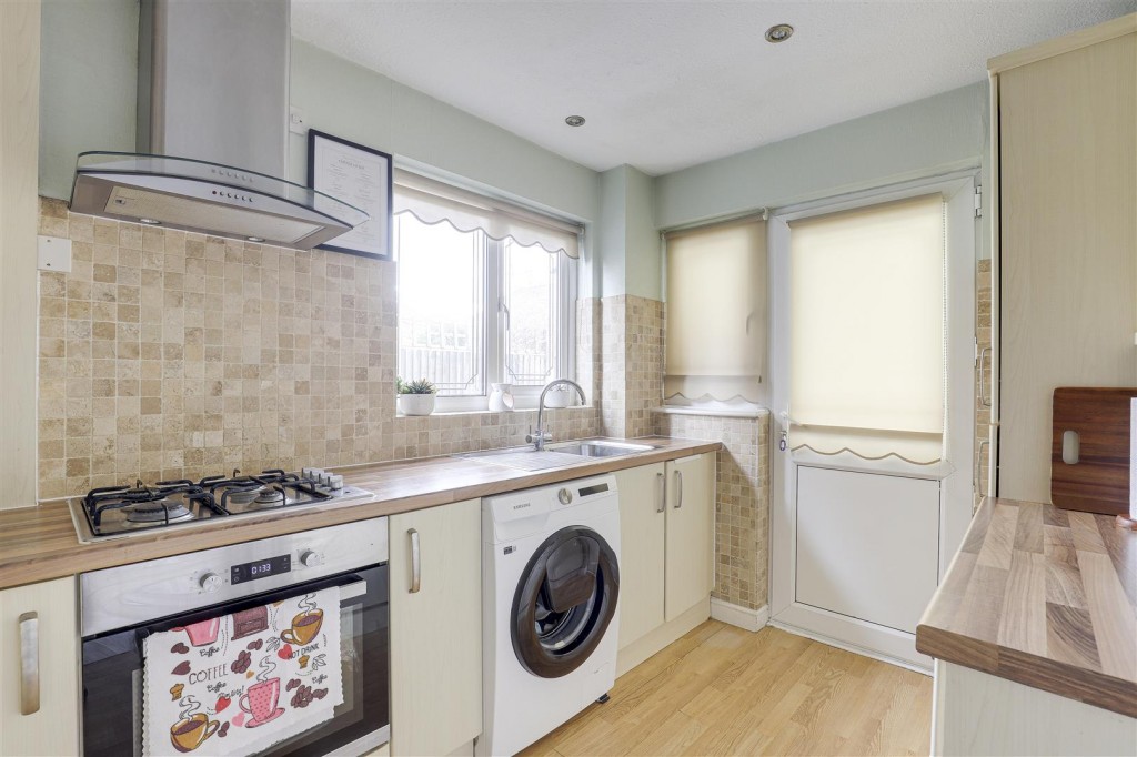 Lynmouth Drive, Ilkeston, Derbyshire, DE7 9HN