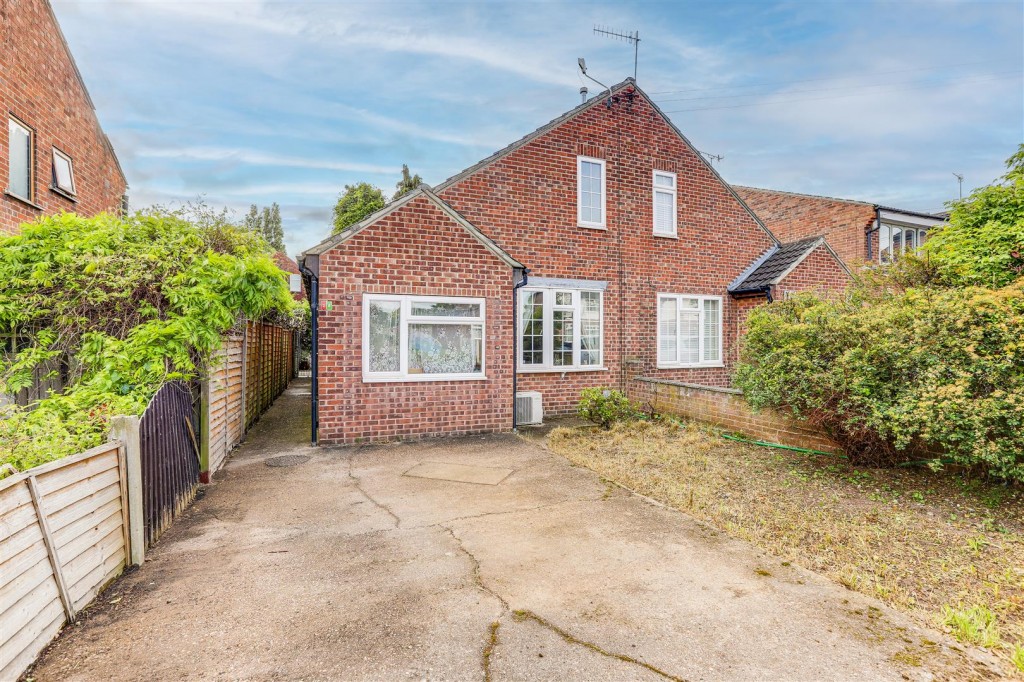 Oakfield Road, Stapleford, Nottinghamshire, NG9 8FF