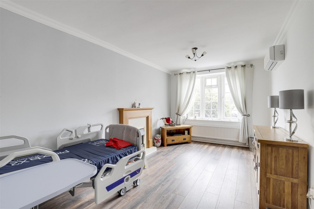 Oakfield Road, Stapleford, Nottinghamshire, NG9 8FF