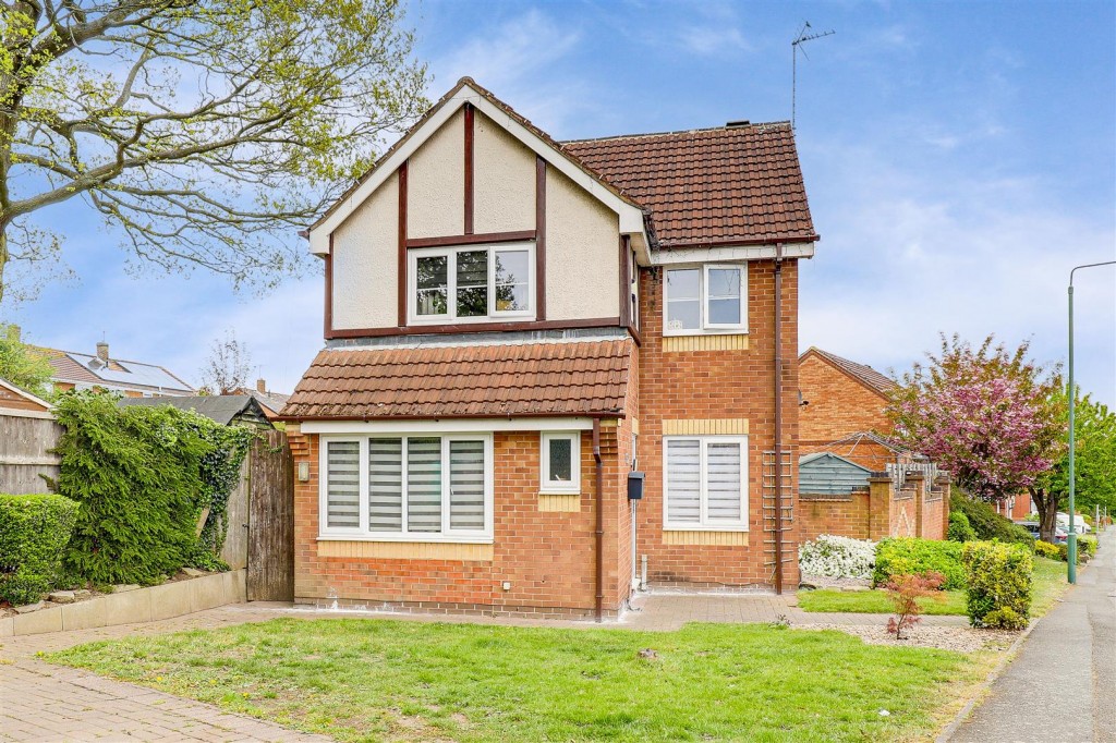 Deer Park Drive, Arnold, Nottinghamshire. NG5 8SF