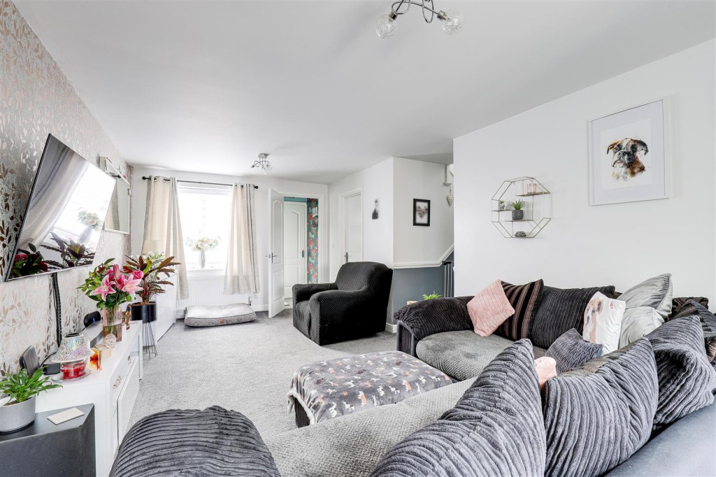 Deer Park Drive, Arnold, Nottinghamshire. NG5 8SF