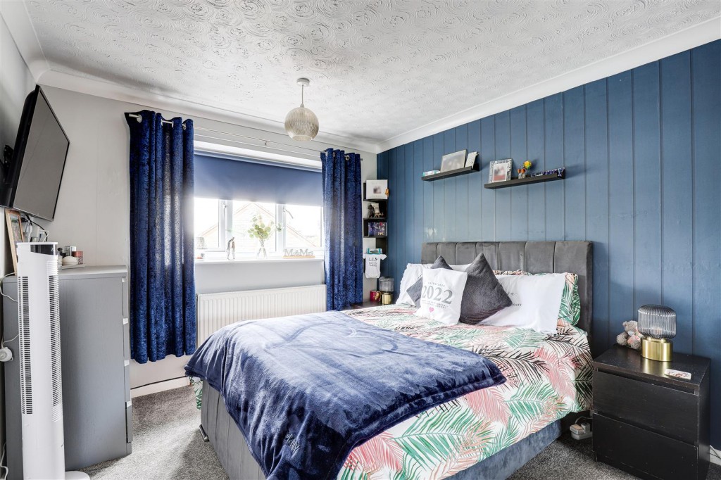 Deer Park Drive, Arnold, Nottinghamshire. NG5 8SF