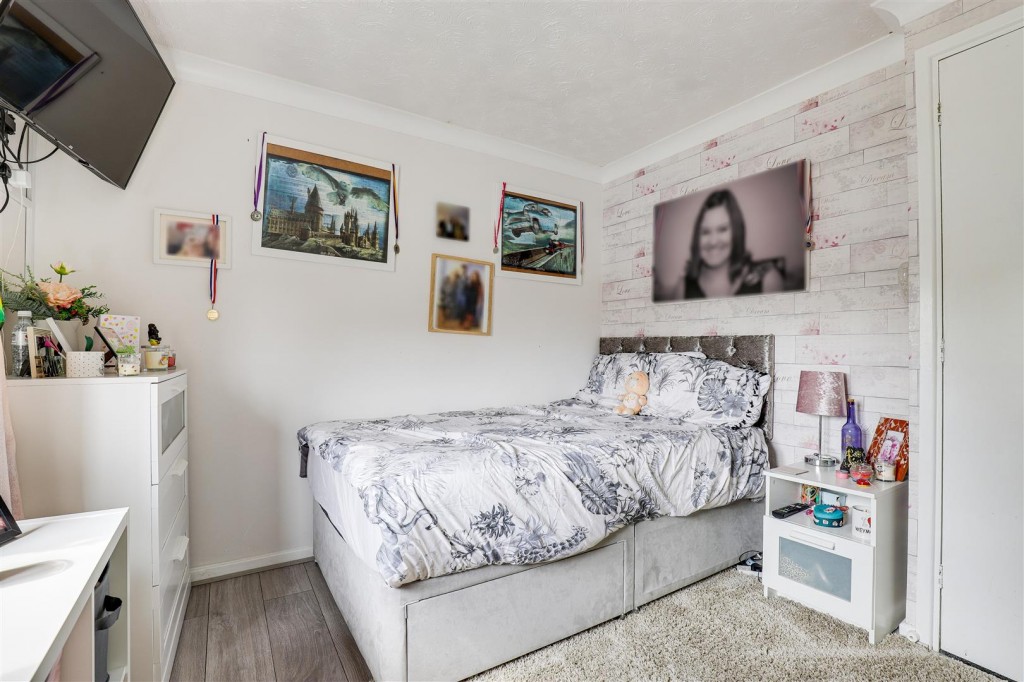 Deer Park Drive, Arnold, Nottinghamshire. NG5 8SF