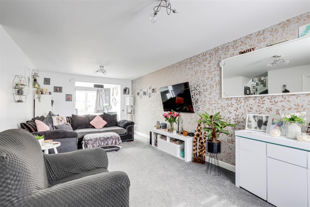 Deer Park Drive, Arnold, Nottinghamshire. NG5 8SF