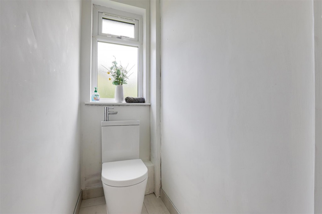 The Mount, Mapperley, Nottinghamshire, NG3 6FX