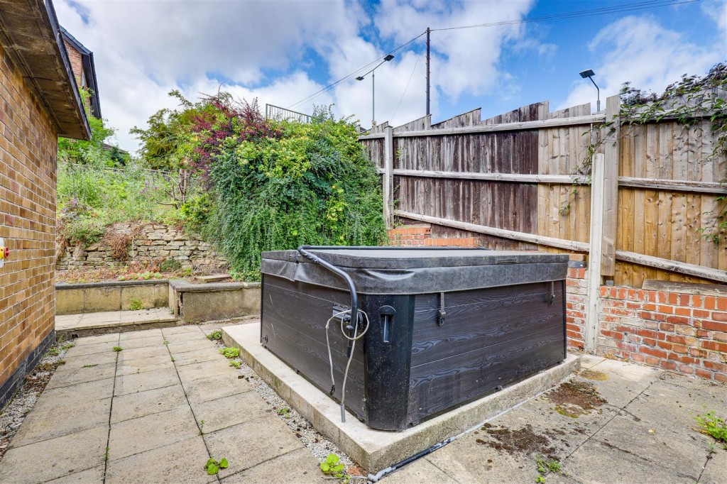 The Mount, Mapperley, Nottinghamshire, NG3 6FX