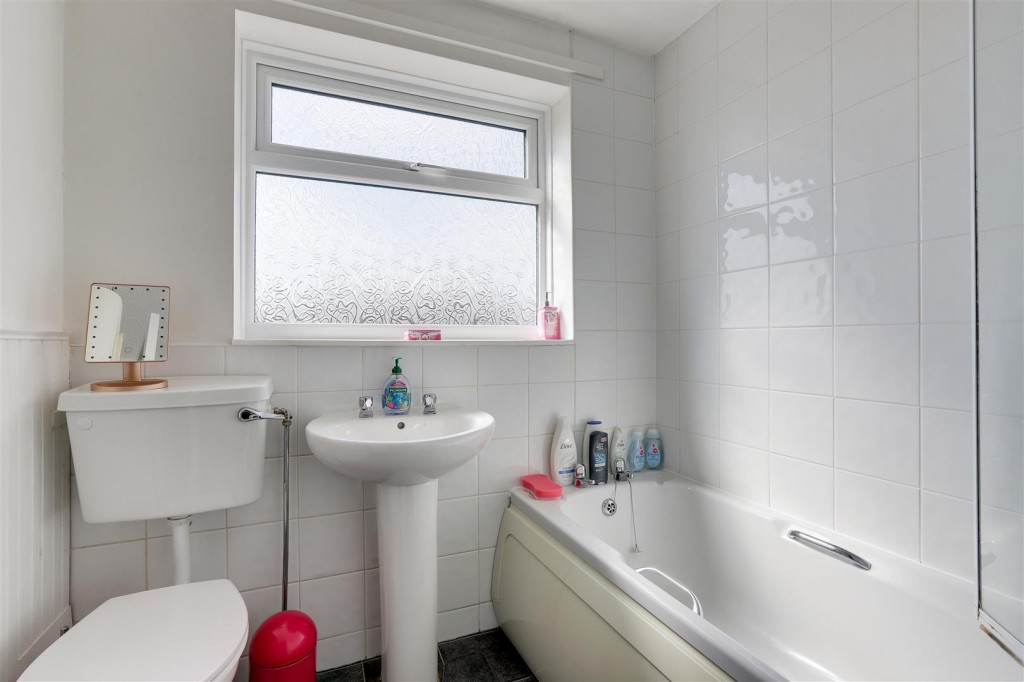 Balmoral Grove, Hucknall, Nottinghamshire, NG15 8ES