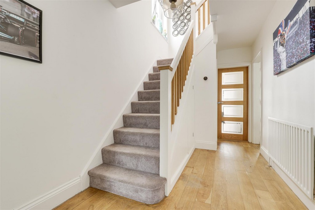 15 Grassington Road, Aspley, Nottinghamshire, NG8 3PA