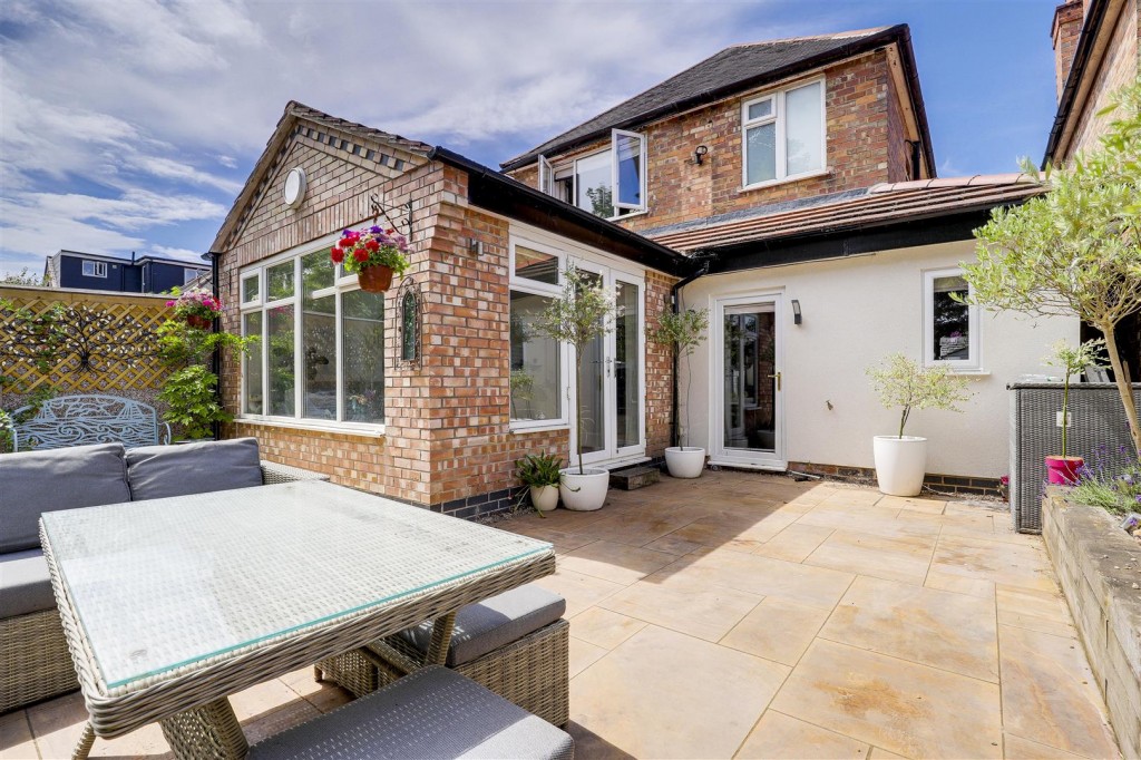 15 Grassington Road, Aspley, Nottinghamshire, NG8 3PA