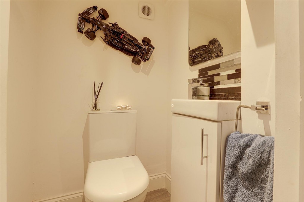 15 Grassington Road, Aspley, Nottinghamshire, NG8 3PA