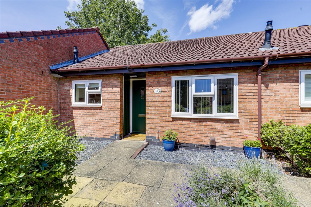 Kingfishers Court, West Bridgford, Nottinghamshire, NG2 6QF