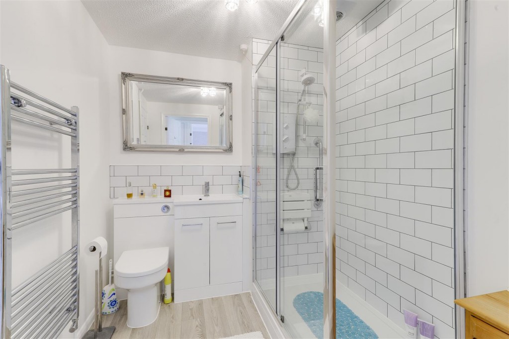 Kingfishers Court, West Bridgford, Nottinghamshire, NG2 6QF