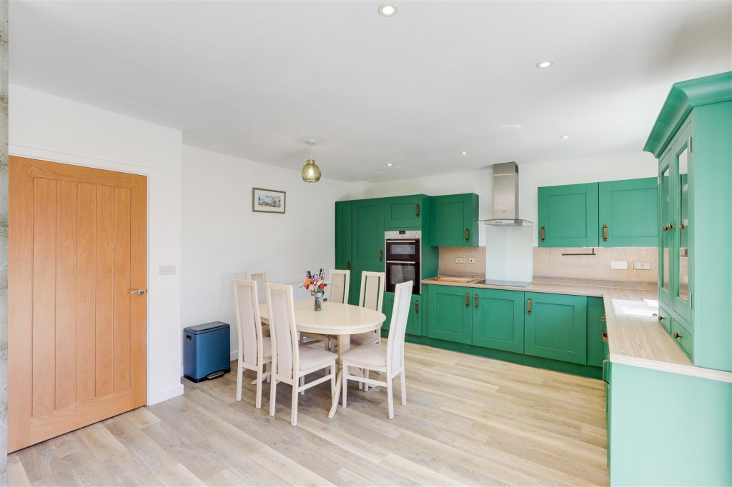 Hartland Drive, Mapperley, Nottinghamshire, NG3 5UZ