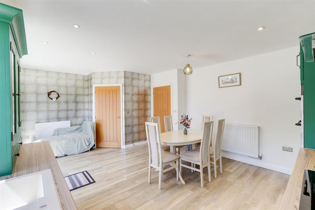 Hartland Drive, Mapperley, Nottinghamshire, NG3 5UZ