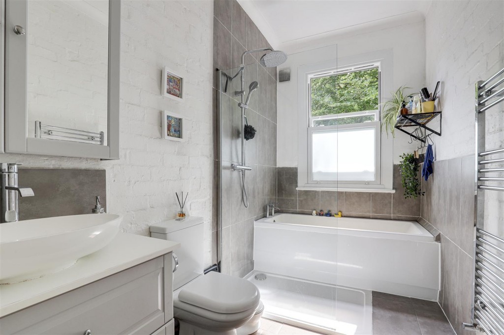 Victoria Crescent, Sherwood, Nottinghamshire, NG5 4DA