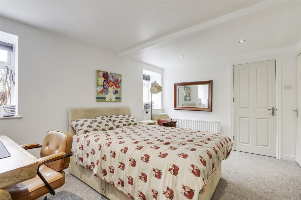 Victoria Crescent, Sherwood, Nottinghamshire, NG5 4DA