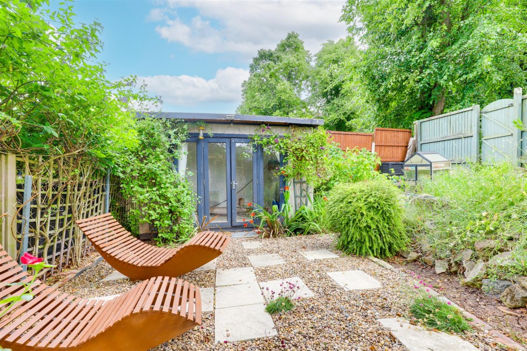 Victoria Crescent, Sherwood, Nottinghamshire, NG5 4DA
