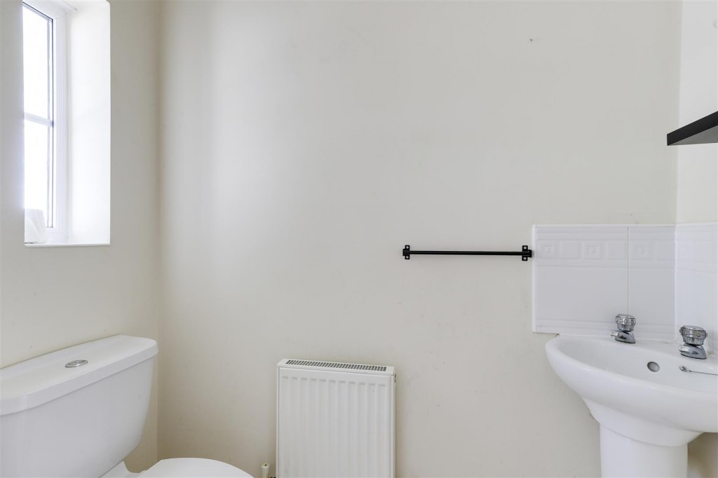Gainsford Crescent, Bestwood, Nottinghamshire, NG5 5HT