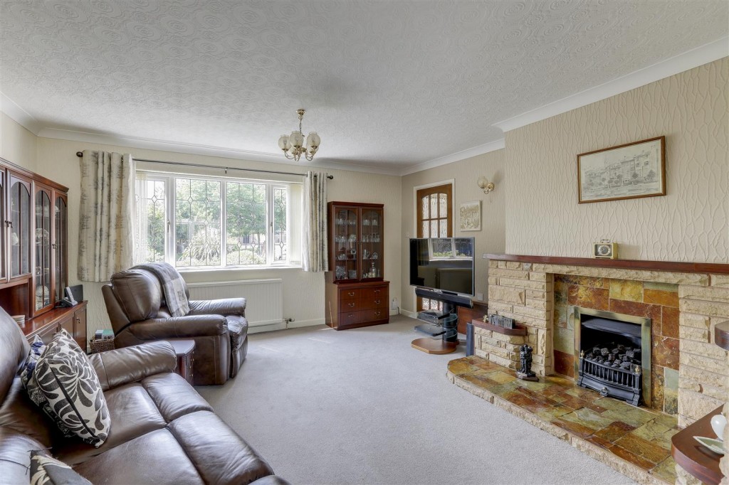 St. Marys Way, Hucknall, Nottinghamshire, NG15 7DL