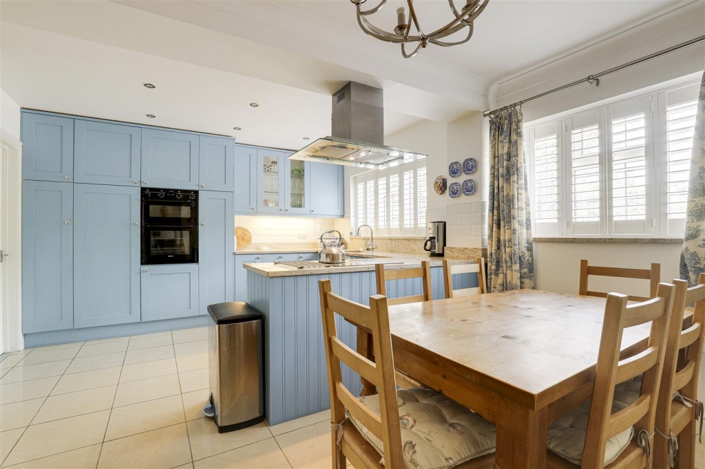 Boundary Road, West Bridgford, Nottinghamshire, NG2 7BW