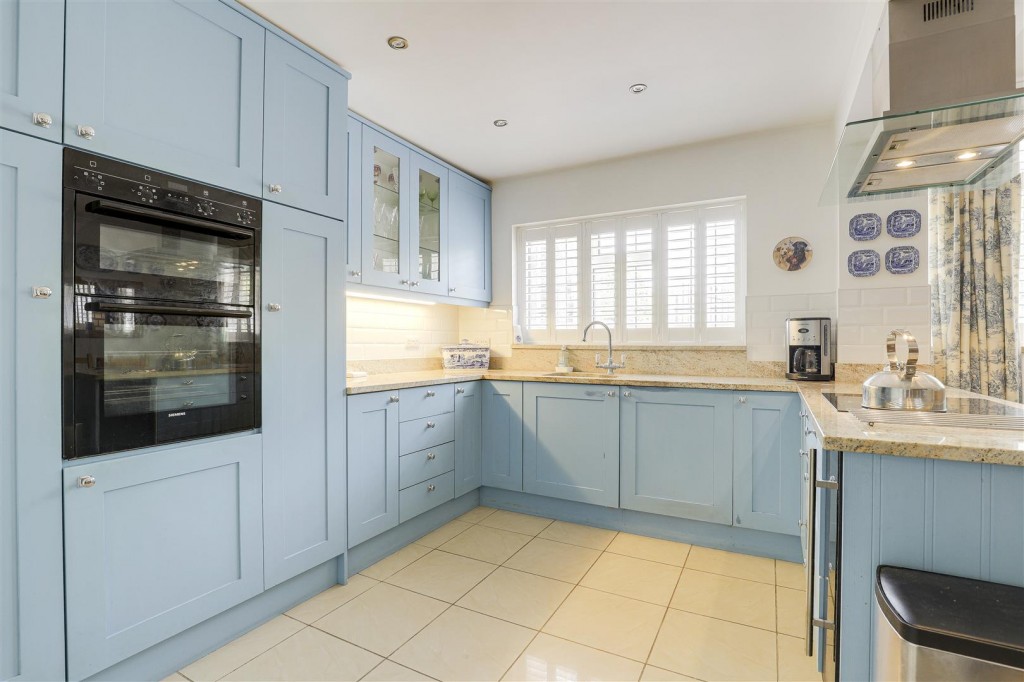 Boundary Road, West Bridgford, Nottinghamshire, NG2 7BW