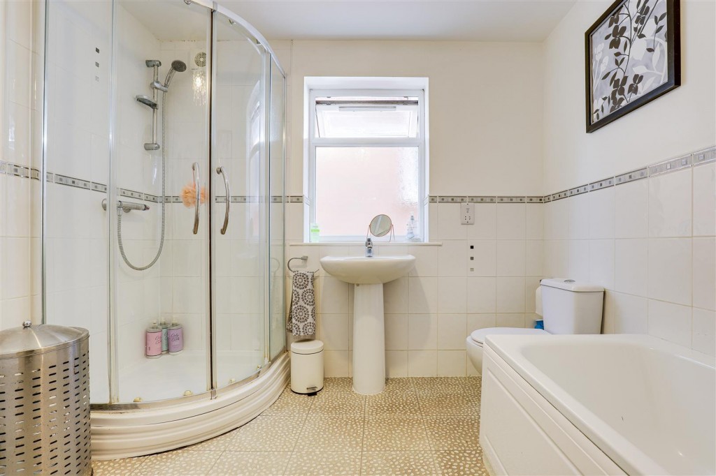 Kent Road, Mapperley, Nottinghamshire, NG3 6BS