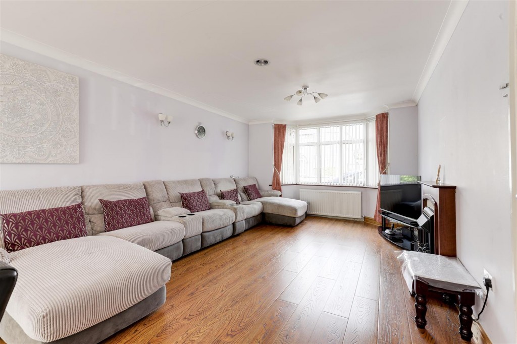 Goodwood Road, Wollaton, Nottinghamshire, NG8 2FT