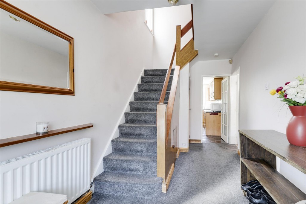 Goodwood Road, Wollaton, Nottinghamshire, NG8 2FT