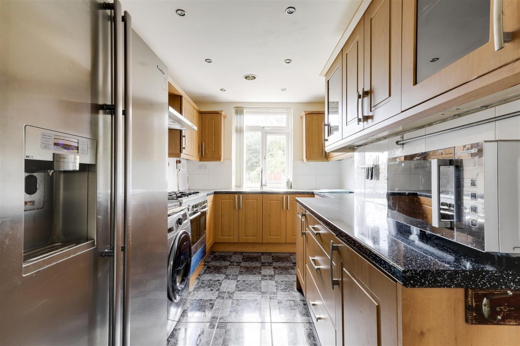 Goodwood Road, Wollaton, Nottinghamshire, NG8 2FT