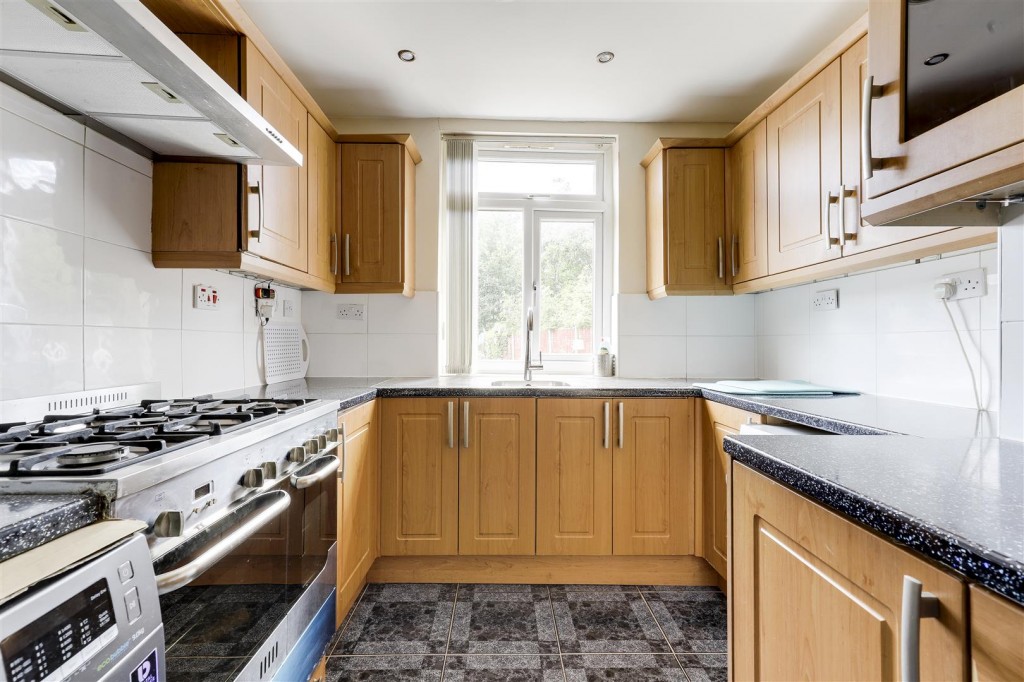 Goodwood Road, Wollaton, Nottinghamshire, NG8 2FT