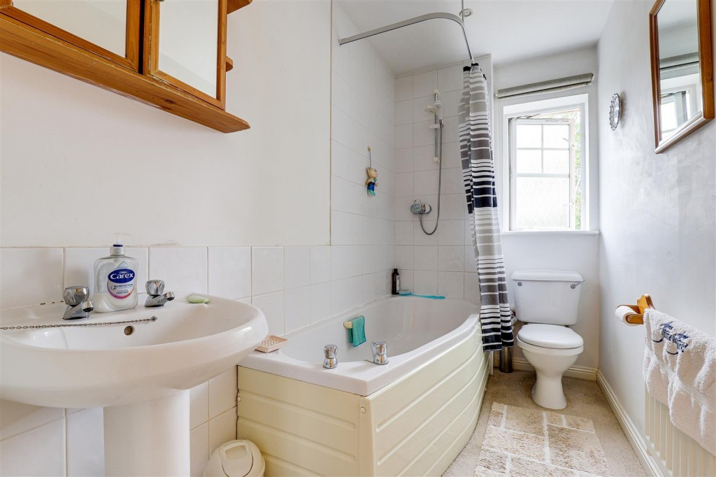 Cheyne Walk, Hucknall, Nottinghamshire, NG15 7TR