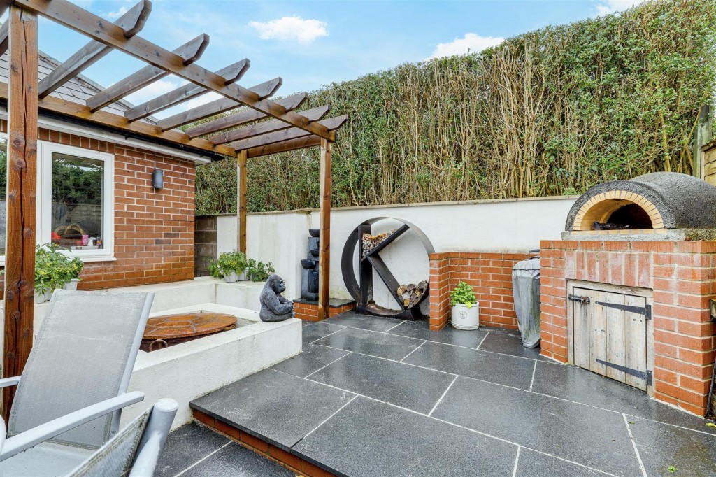 Bennett Road, Mapperley, Nottinghamshire, NG3 6BT
