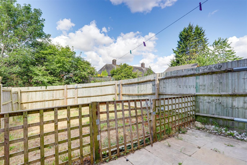 Edmonstone Crescent, Bestwood, Nottingham, NG5 5UW