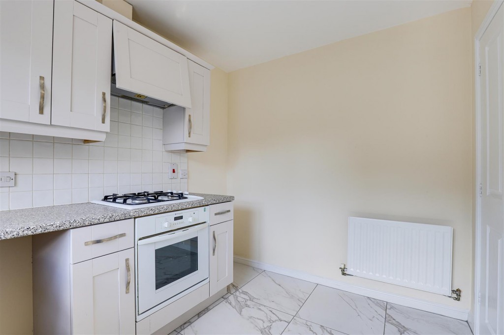Edmonstone Crescent, Bestwood, Nottingham, NG5 5UW