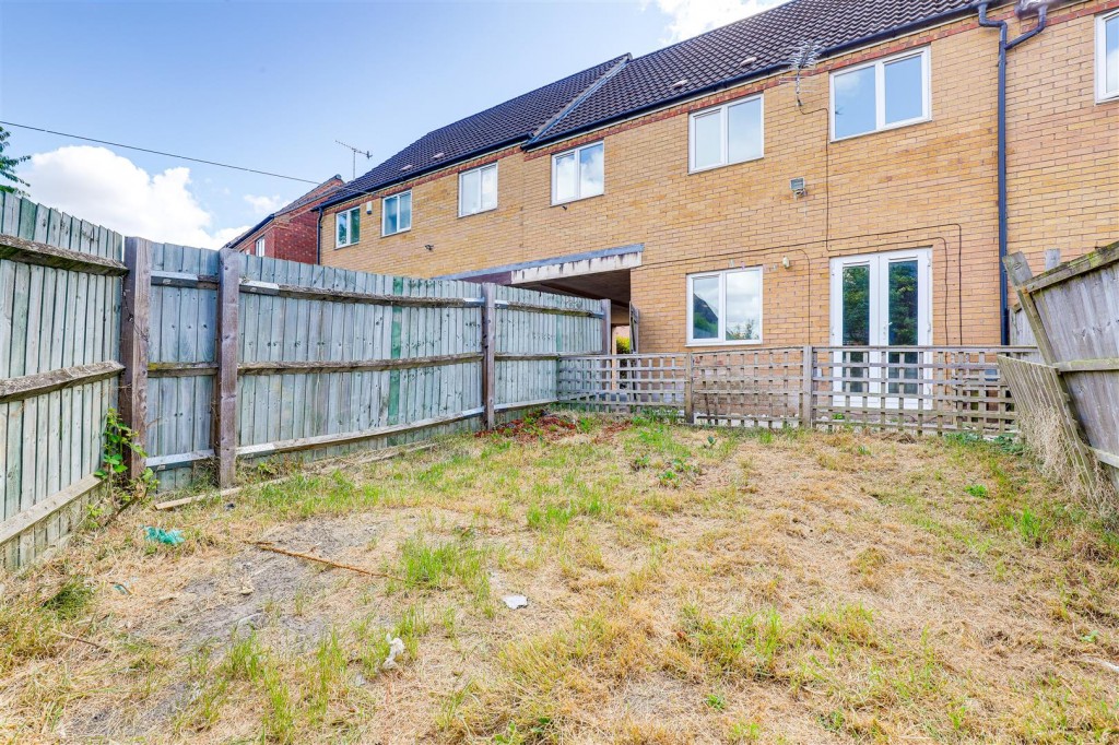 Edmonstone Crescent, Bestwood, Nottingham, NG5 5UW