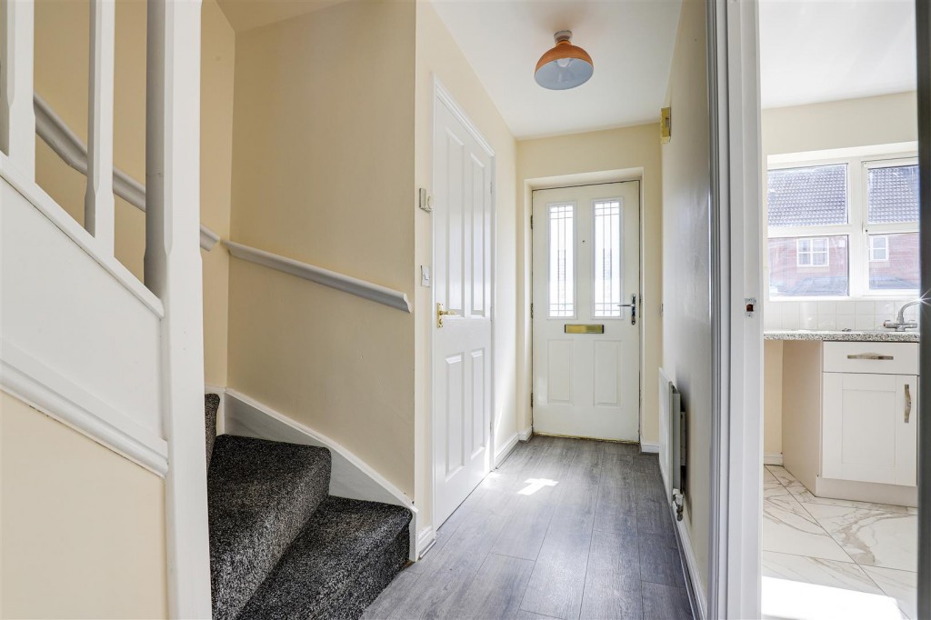 Edmonstone Crescent, Bestwood, Nottingham, NG5 5UW