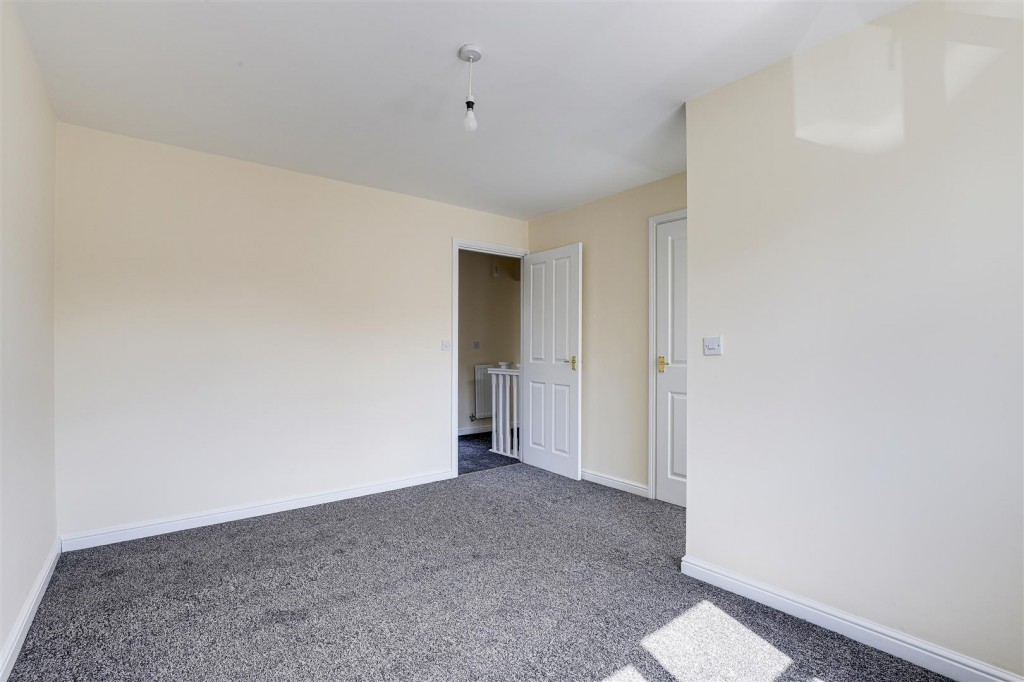 Edmonstone Crescent, Bestwood, Nottingham, NG5 5UW