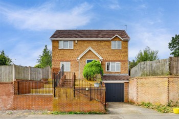 Hillcrest View, Carlton, Nottinghamshire, NG4 1LQ